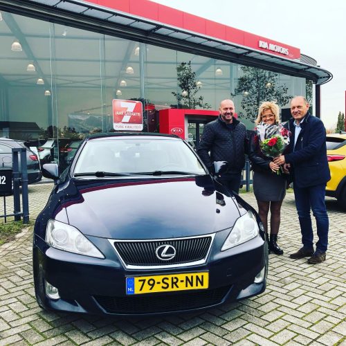 Een echte auto liefhebber 🚙 Vandaag deze prachtige Lexus IS250...